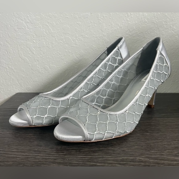 Alex Marie Shoes - Alex Marie Embellished Silver Mesh Peep-Toe Pumps,‎ Size 8.5M